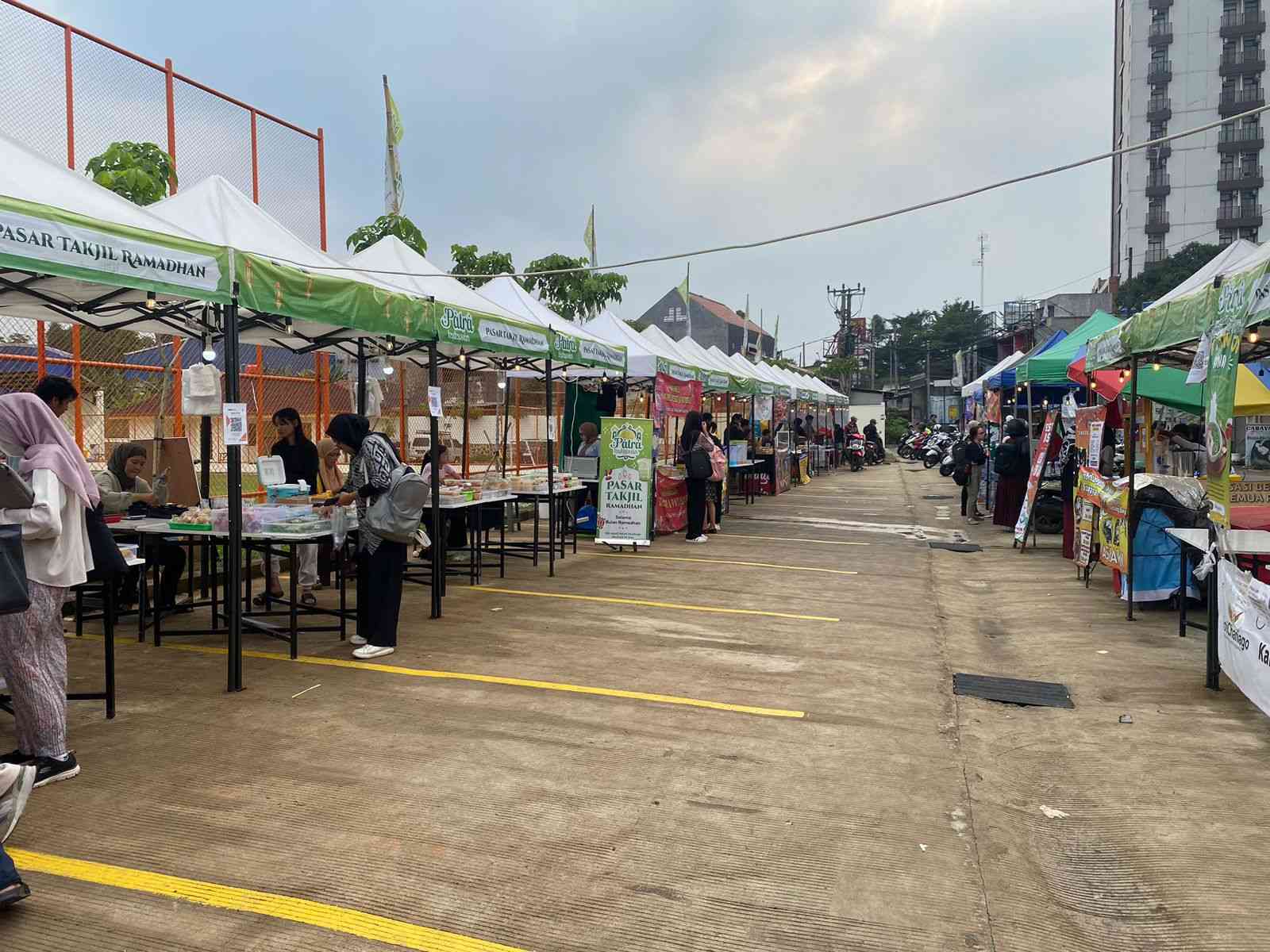 Pasar Takjil Ramadhan Kukusan Depok, Kamis (28/03/24)