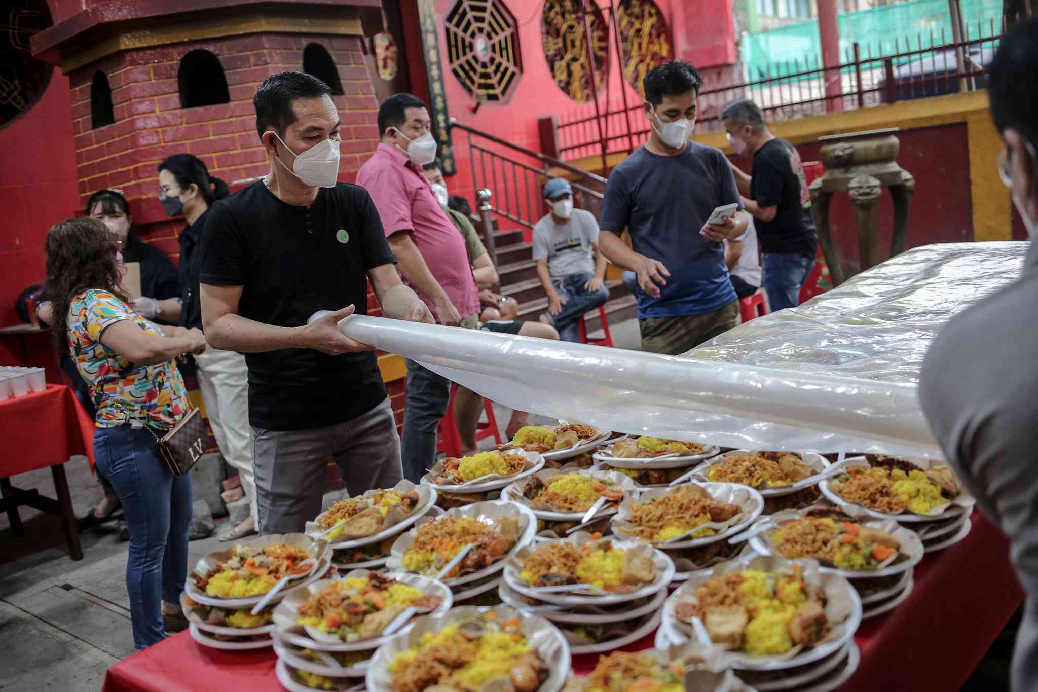 Ilustrasi Toleransi Berbuka Puasa (Foto: katadata.co.id)