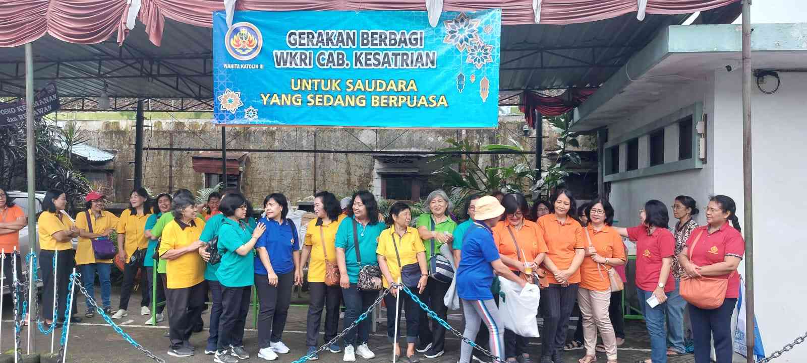 Gerakan berbagi oleh WKRI, dokumentasi pribadi Yayuk