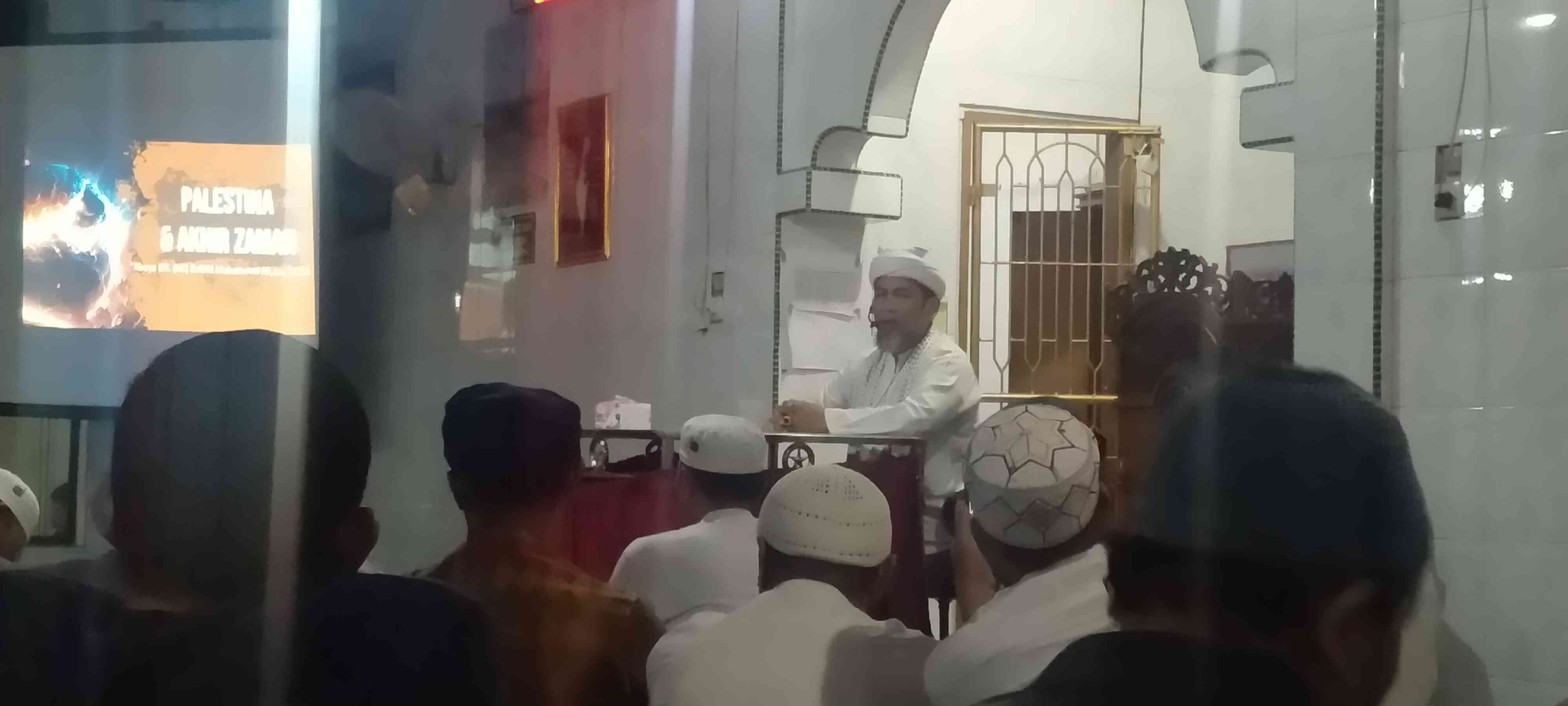 Zulkifli Muhammad Ali ceramah Palestina di Masjid Baiturrahmah Lubuk Alung. (foto dokpri)