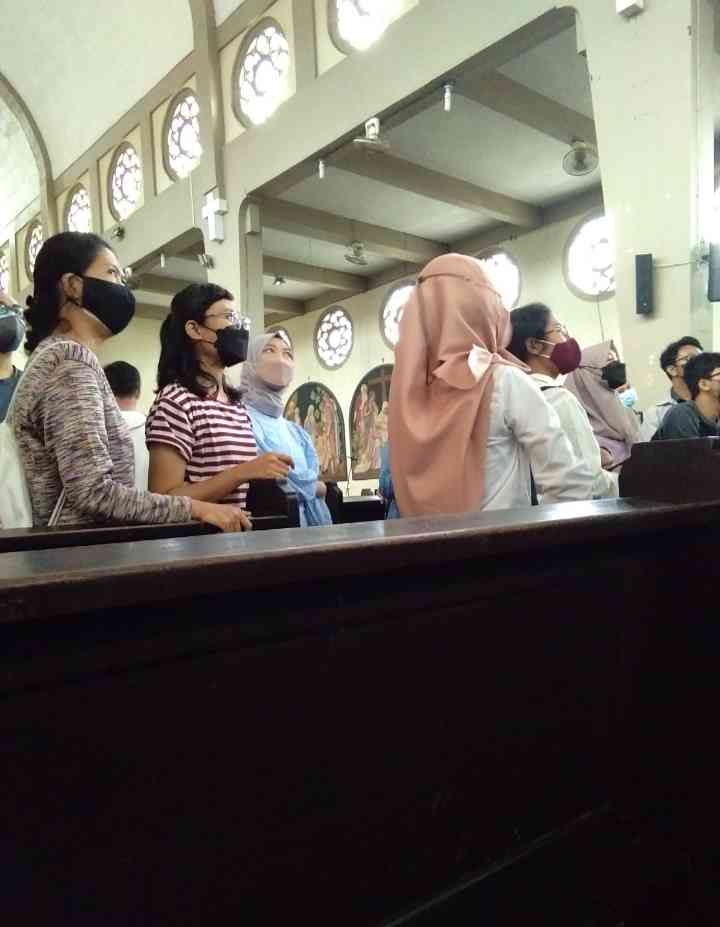 Kenangan ketika saya dan tim JWT di Gereja Bintaran Yogyakarta (Dokpri Agustina)