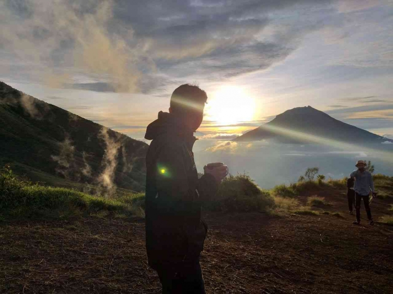 Foto pemandangan yang memukau di puncak gunung Kembang (Kompasiana / Yuda Manggala P.P.)