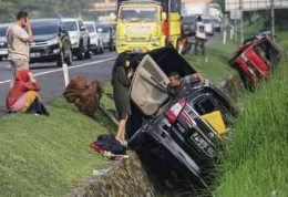 insiden kecelakaan di tol cipali saat mudik lebaran sumber gambar media indonesia