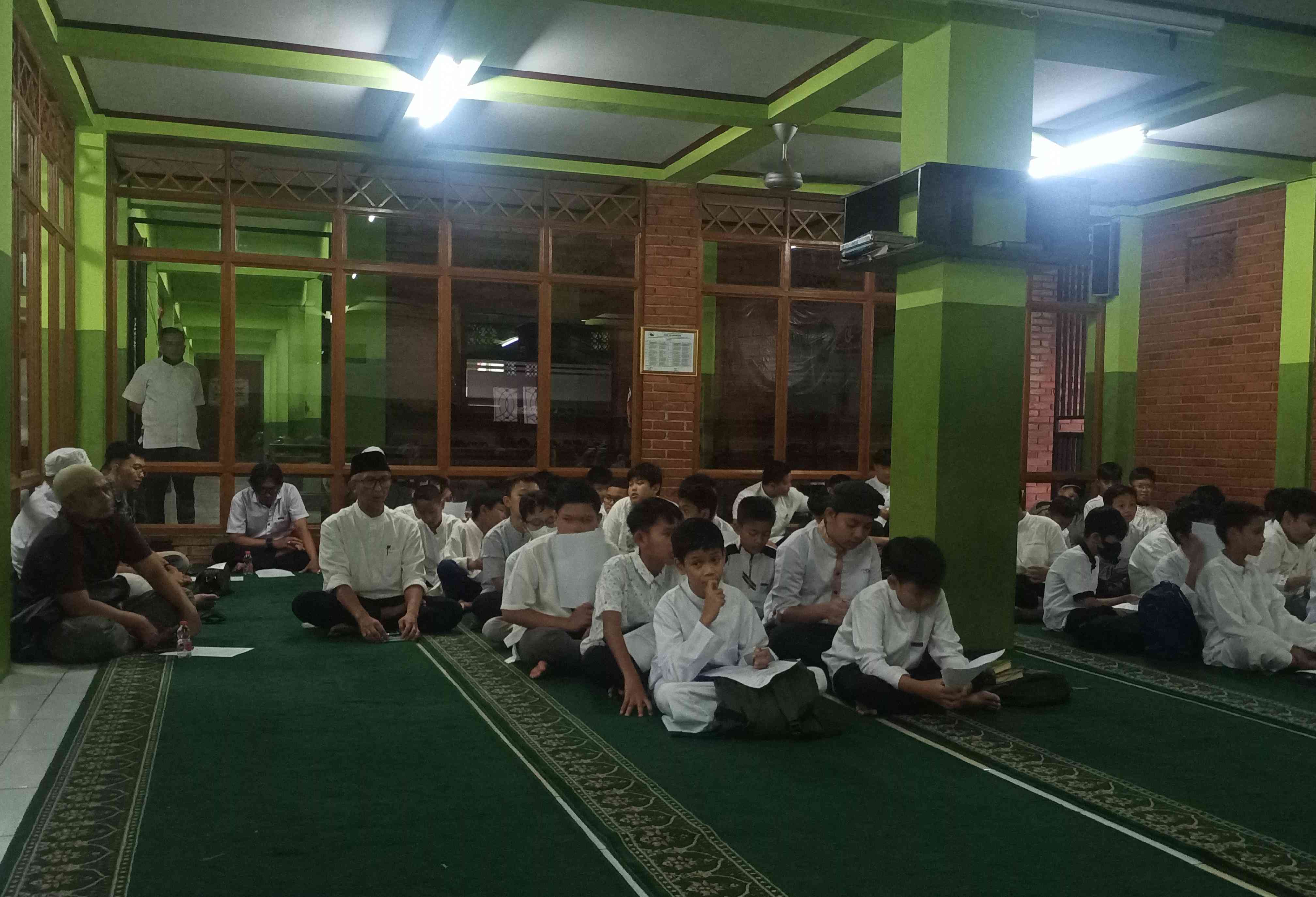 Memohon Kesuksesan untuk Siswa, SD Plus Al Ghifari Gelar Zikir dan Istighosah Bersama (Foto: Dok. Pribadi)