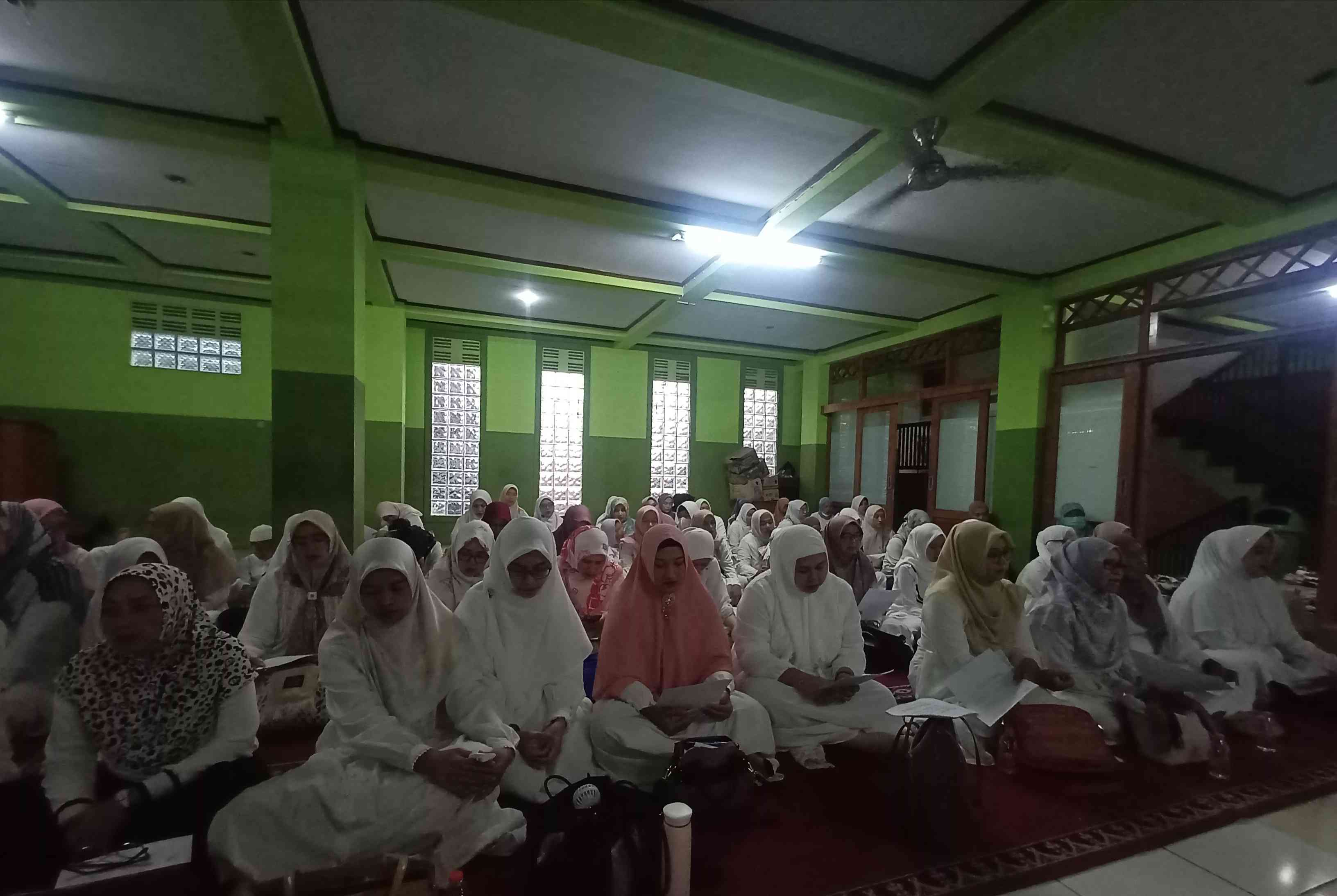 Memohon Kesuksesan untuk Siswa, SD Plus Al Ghifari Gelar Zikir dan Istighosah Bersama (Foto: Dok. Pribadi)