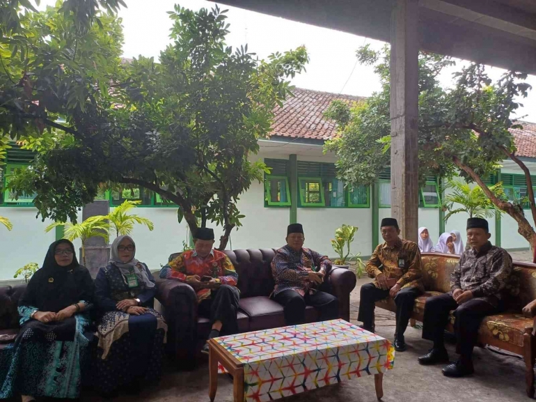 Komite madrasah ikut andil sukseskan perayaan Harlah ke-46 MTsN 6 Bantul. (dok.ist)
