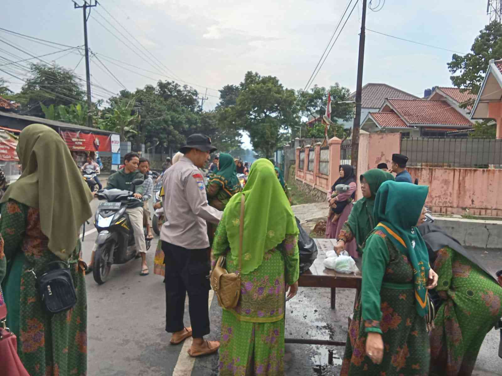 Input sumber gambar dokpri situasi saat pembagian takjil