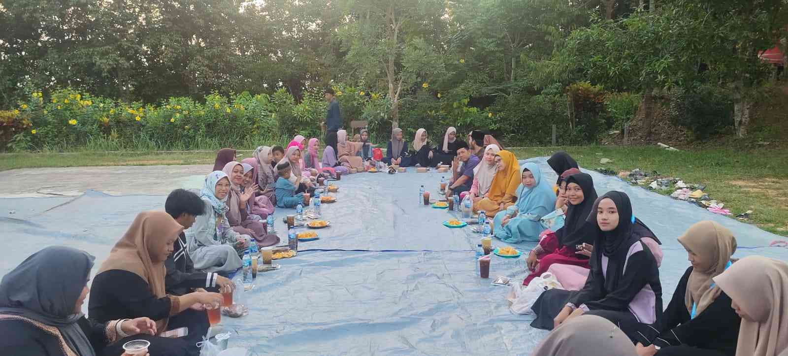 Gambar Suasana Berbuka Puasa SMAGA, | Sumber dokpri