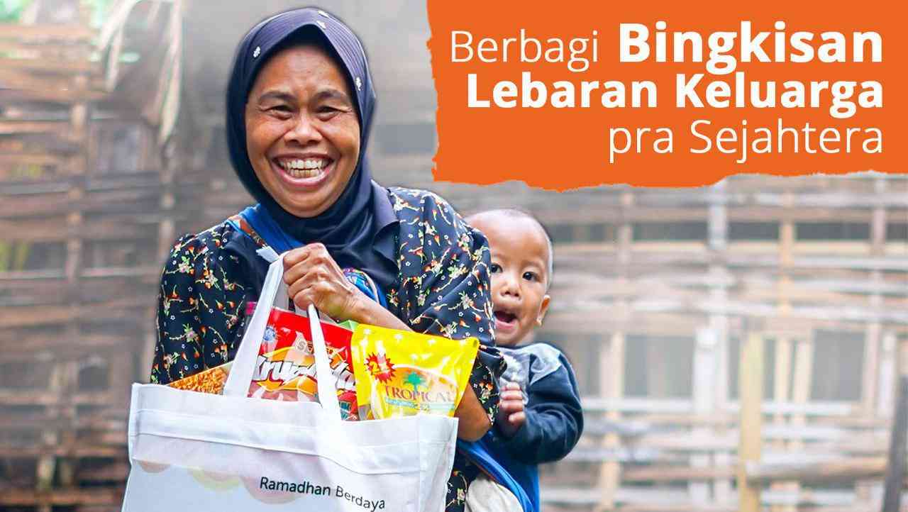 Indahnya berbagi bingkisan Lebaran untuk mereka yang kurang mampu (dok foto: sharinghappines.org)