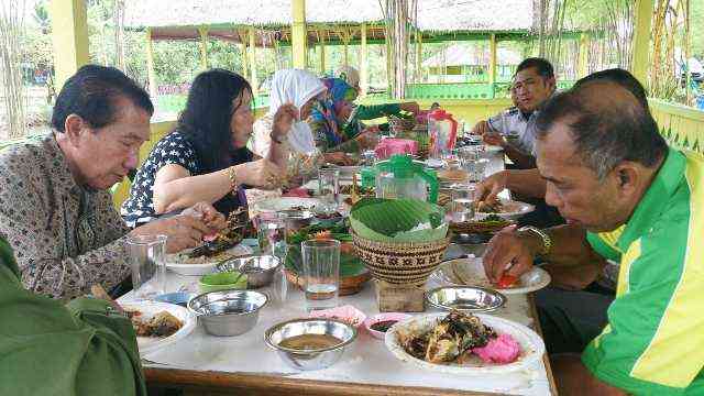 Undangan makan di Yanto Aceh(dok pribadi)