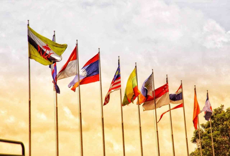 Bendera Negara Anggota ASEAN. Sumber: pixabay.com