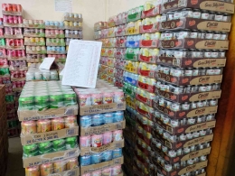 Setiap menjelang Lebaran toko-toko di Batam banyak yang menyetok minuman kaleng. | Foto Dokumentasi Pribadi