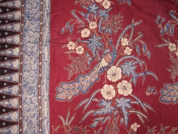 Salah satu batik koleksiku dengan motif naturalis warisan dari Nenek. Sumber gambar dokumen pribadi.
