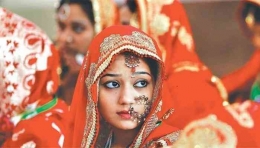 Gadis kecil Pakistan yang menjadi seorang pengantin. | Sumber: medium.com