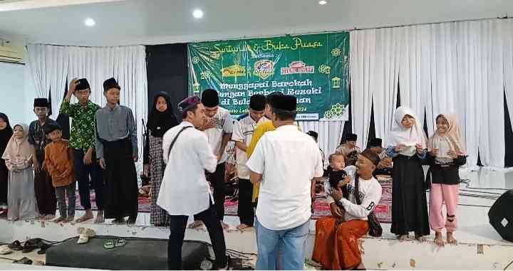 Simbolik santunan anak yatim