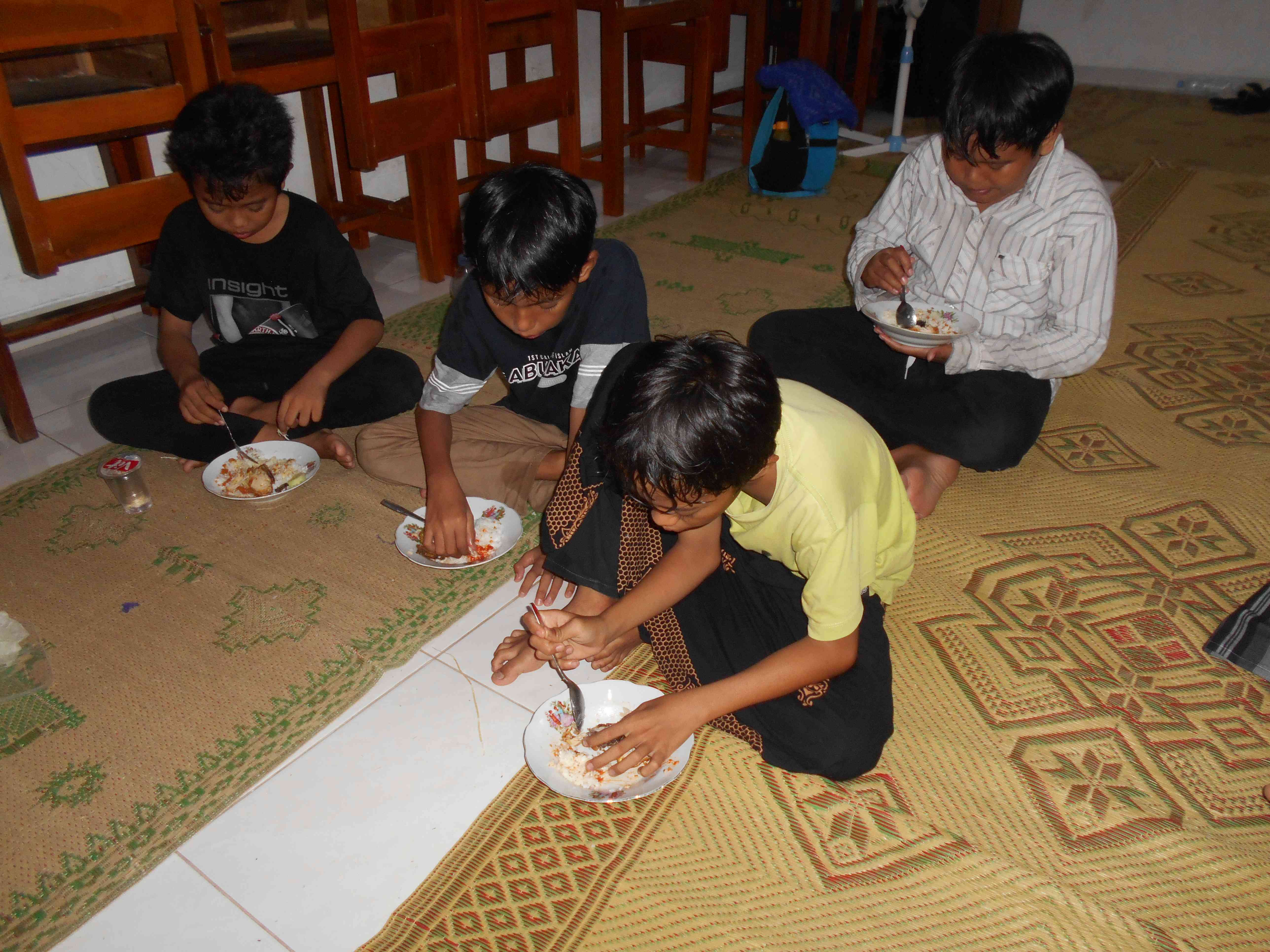 siswa kelas 5 melaksanakan sahur (dok. pribadi)