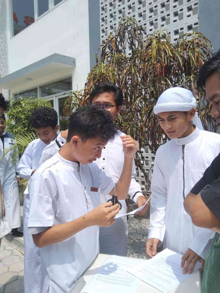 Mempraktikkan Ilmu Agama, Siswa SMA Plus Al Ghifari Ikuti Peragaan Manasik Haji dan Umrah (Foto: Dok. Pribadi)