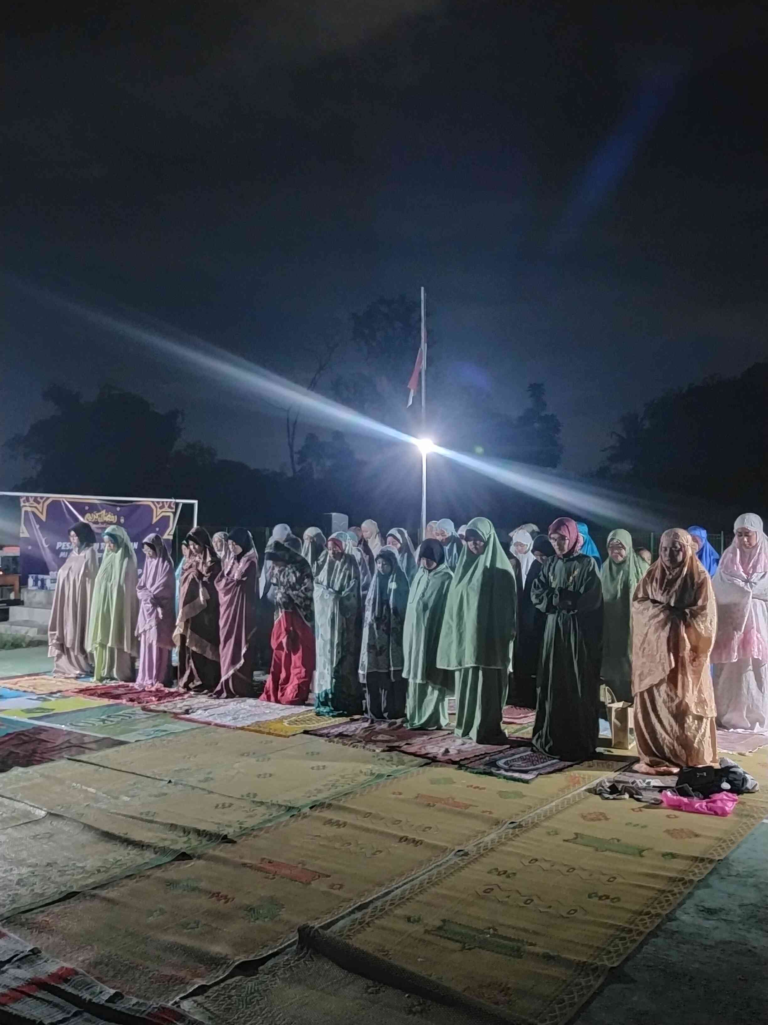 shalat tarawih berjamaah (dok. pribadi)