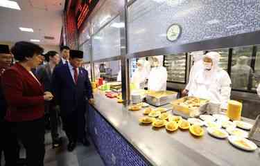 Prabowo kunjungi sekolah di Beijing, sumber gambar: Kompas.com