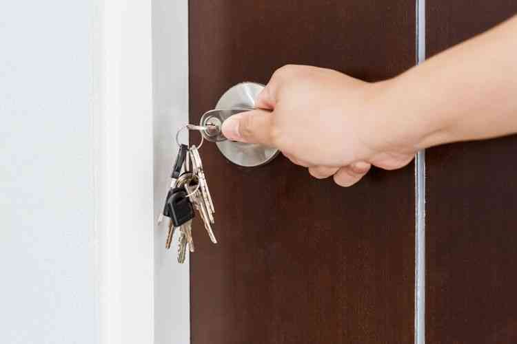 Ilustrasi kunci pintu rumah(Shutterstock/Wittybear) / Kompas.com