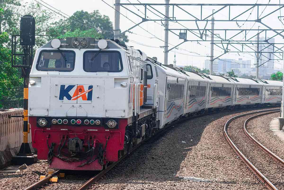 Sumber : https://id.wikipedia.org/wiki/Kereta_api