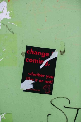 Suka atau tidak suka, perubahan pasti terjadi dan menuntut kita beradaptasi (Markus Spiske/Unsplash)