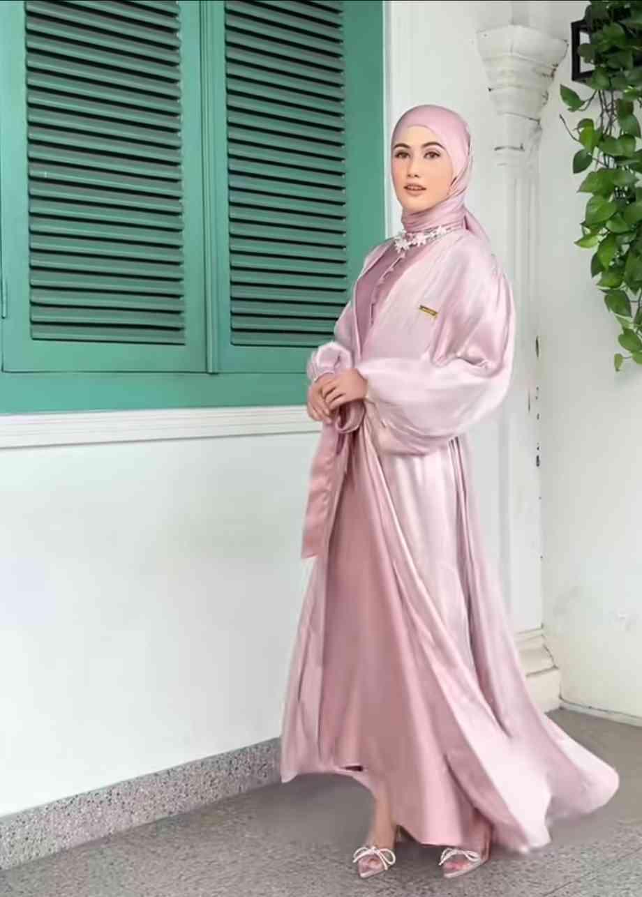 Ilustrasi Abaya Shimmer/Akun tiktok @Alecya.oficial.store