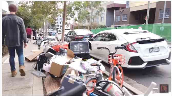 sampah barang yang masih sangat layak pakai di Australia sumber gambar merdeka.com