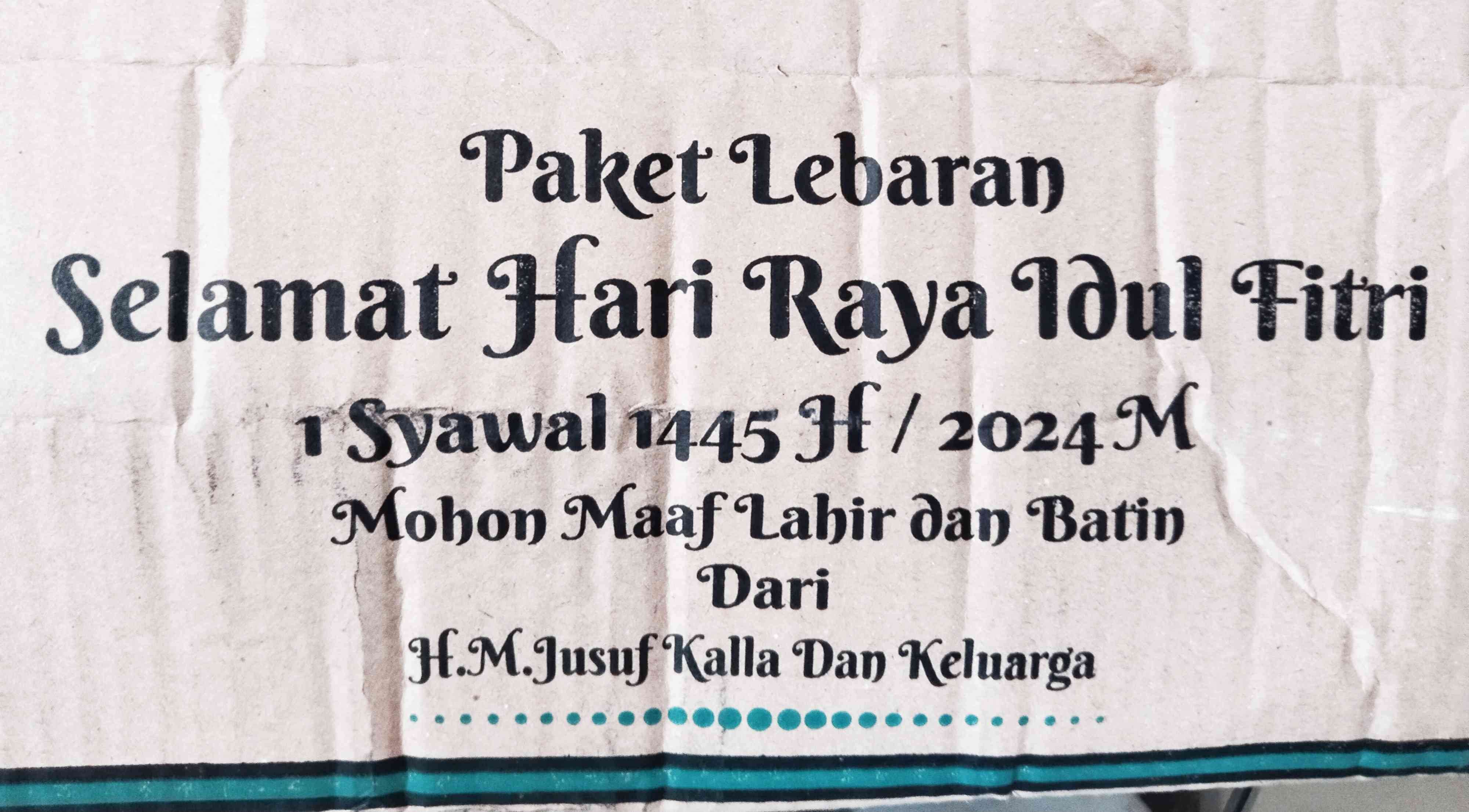 hari Raya Idulfitri juga identik dengan paket lebaran (foto dok Nur Terbit) 