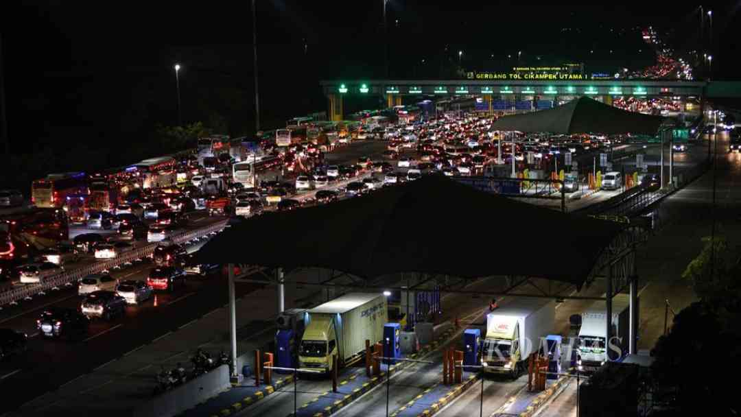 Arus lalu lintas mudik di jalan tol. Dokumen Kompas.id