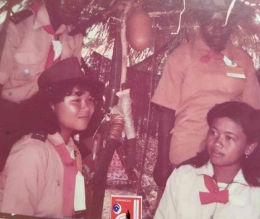  Foto kenangan Pramuka Raimuna  Cibubur 1982.  Sumber : Dokumen  WA grup Alumni SPMA  Bengkulu 84.