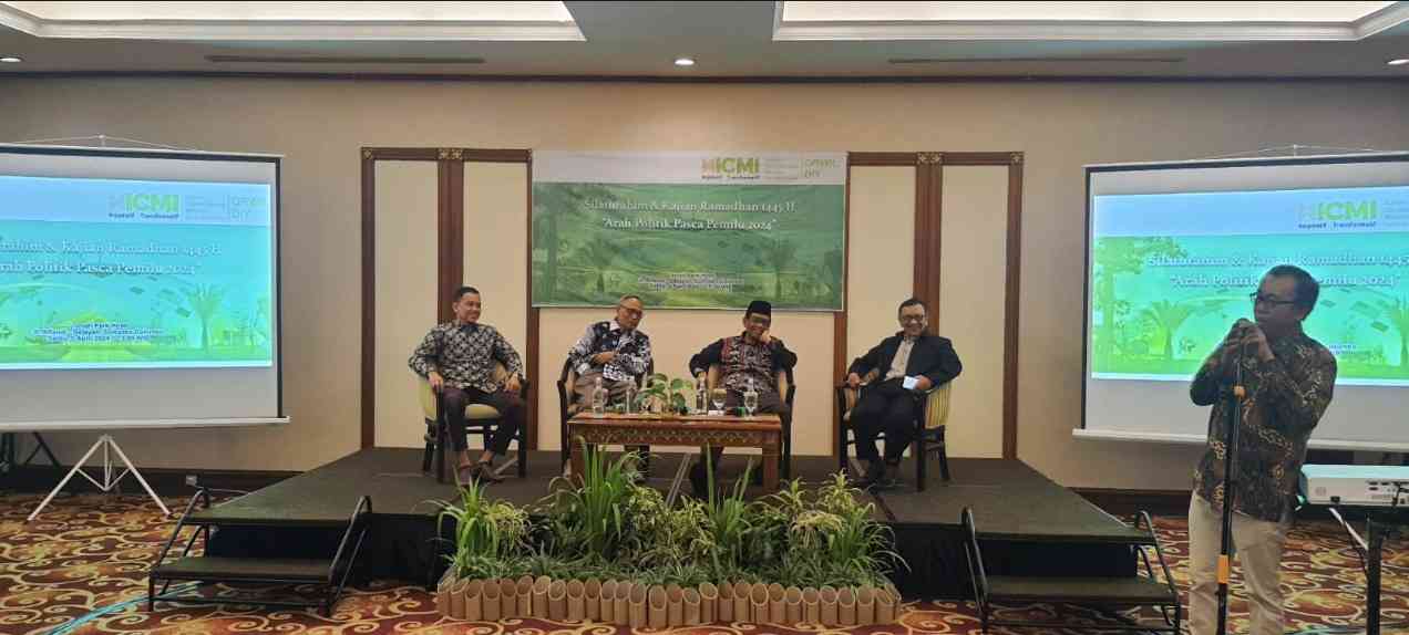 Prof Edy Suandi Hamid memberikan sambutan