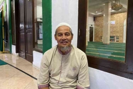 Thohir, marbot Masjid Jami'atul Khair, Kedung Waringin, Kabupaten Bogor, Senin (18/3/2024).(KOMPAS.com/DINDA AULIA RAMADANT)
