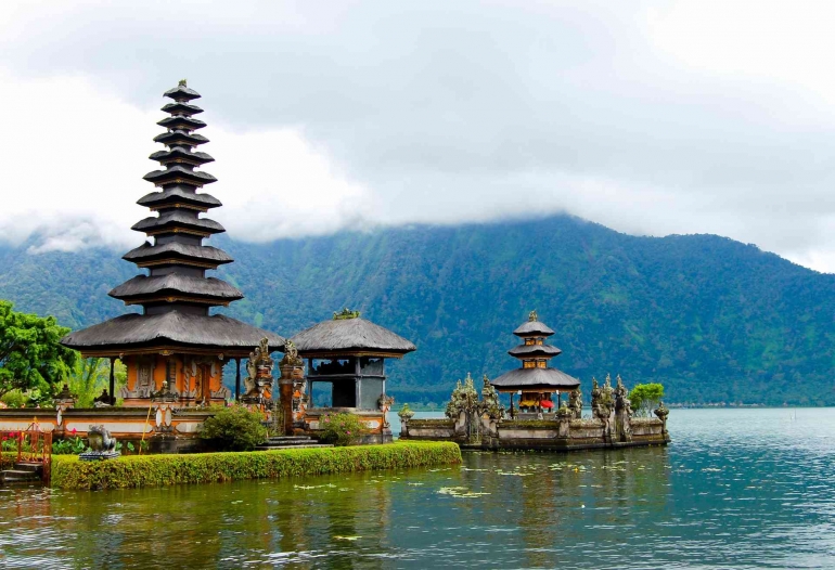 Ilustrasi Traveling di Bali (Foto: voyageasia.fr diambil dari Momodo)