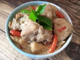 Sajikan ayam pedas Banyuwangi untuk sajian lebaran kali ini (Sumber: dokumen pribadi)