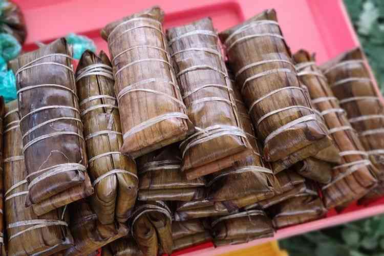 Lontong Burasa. (Foto: Antomuda/shutterstock)