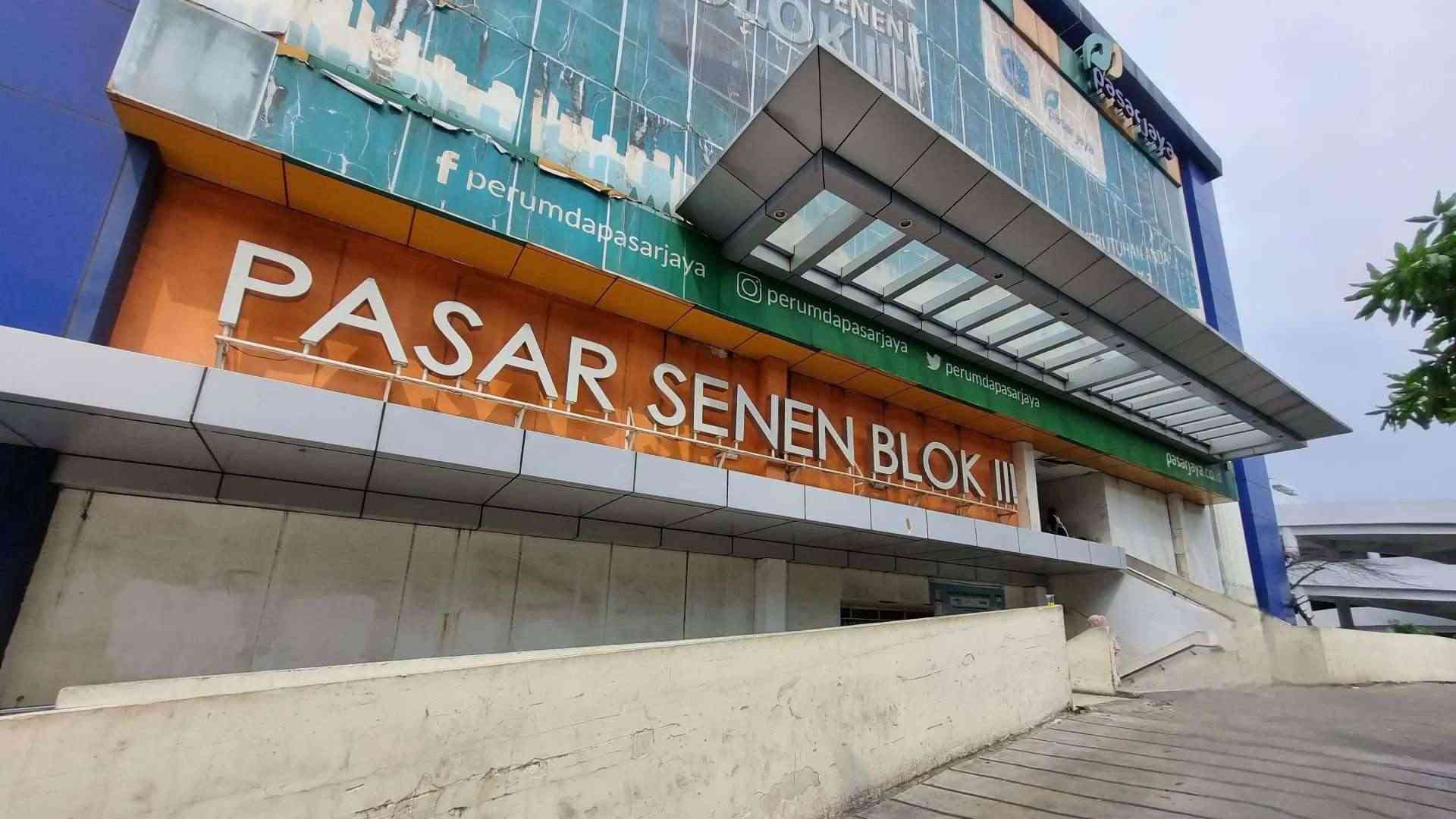 Pasar Senen Blok 3, Tempat pengunjung membeli Baju Lebaran (sumber: Tim Reporter/Adyatma Damardjati)