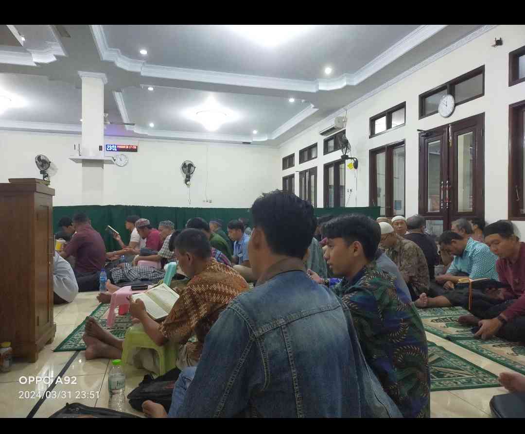 Dokpri: suasana iktikaf di masjid Al Fatah