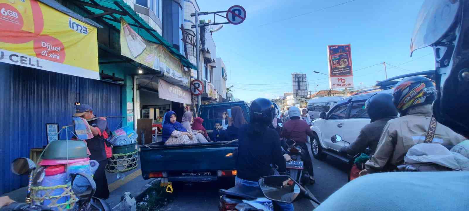 Suasana kemacetan di Cibadak (dokpri)