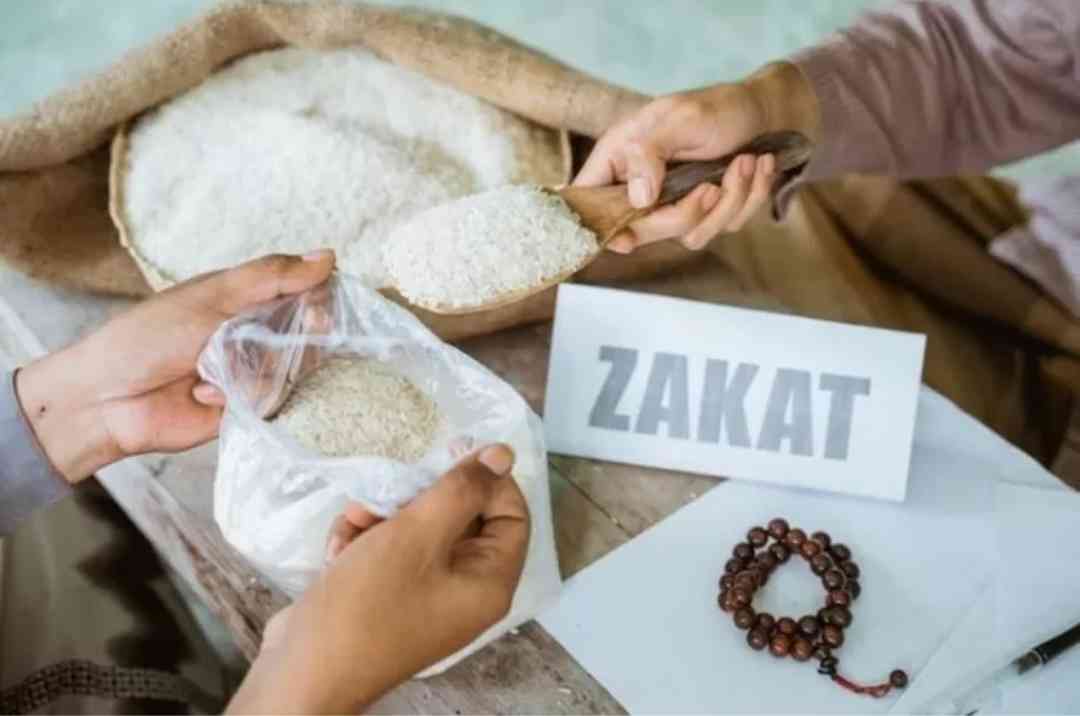 Zakat Fitrah: Simbol Kehormatan Ramadan | Foto: klikbantuan.com