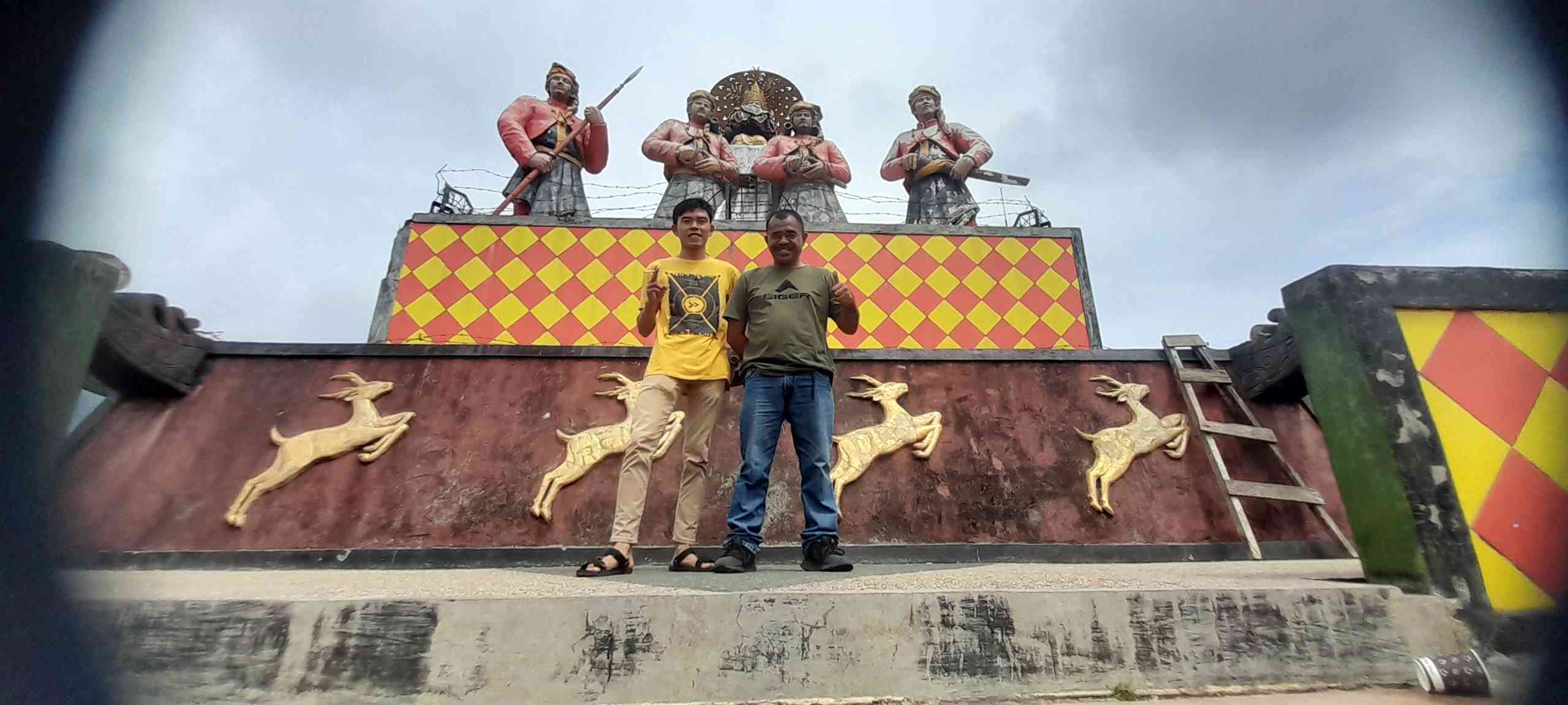 Puncak Bumi sekala Bekhak (dok foto: Greg Nafanu)