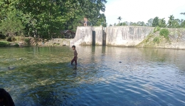Bendung Lubuk Langkap  Air Nipis Bengkulu Selatan Wisata  pemandian. Sumber : Foto Eko Inil Sukamaju Air Nipis Bengkulu Selatan. 