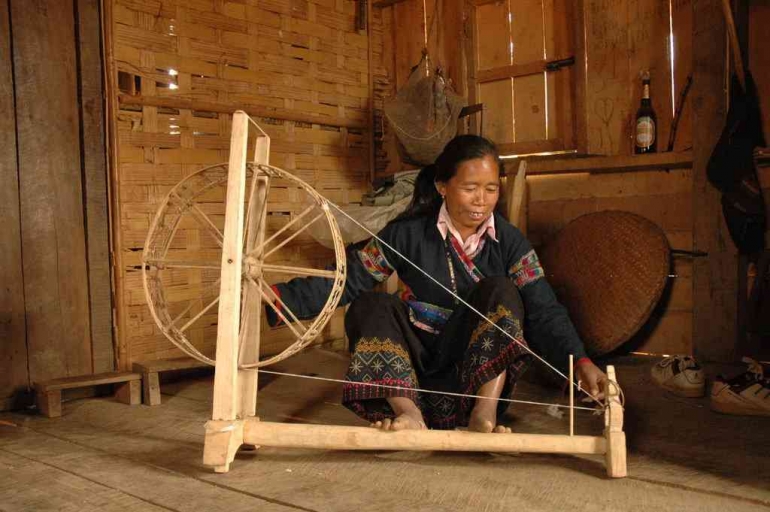 Sumber: Promote understanding of ethnic cultures in Laos - GlobalGiving (www.globalgiving.org)