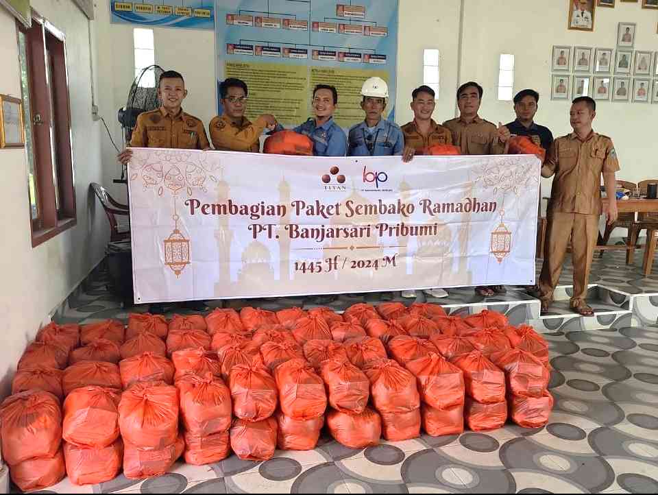 Dalam Rangka Merayakan Bulan Ramadan, PT Banjarsari Pribumi (Titan Group) Salurkan Paket Bantuan 650 Sembako di Kecamatan Merapi Timur/dokpri