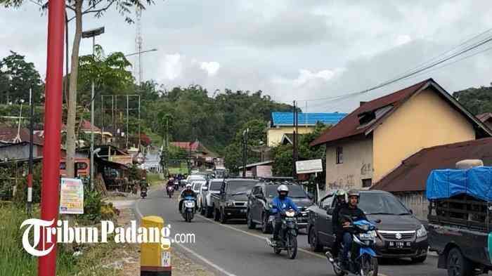 Jalur Padang-Bukittinggi satu arah|dok. TribunPadang.com/Fuadi Zikri