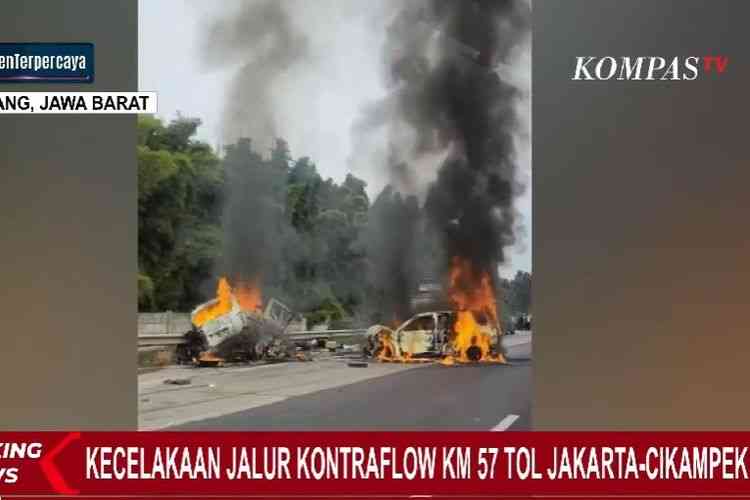 Gambar Kecelakaan KM 58 Tol Jakarta-Cikampek.(Tangkapan layar KompasTV), diunduh dari kompas.com