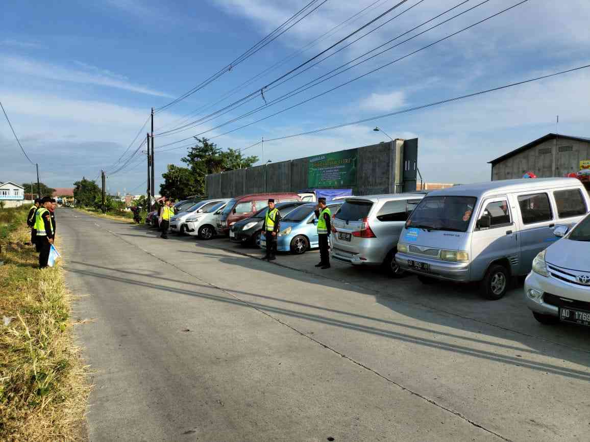 Senkom Mitra Polri bantu pengamanan salat Idul fitri warga LDII foto Rizal PM