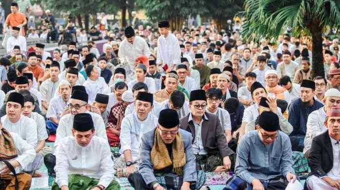 Shalat Ied sebagai bentuk perayaan kemenangan dan momentum persatuan umat Islam (Sumber: Tribunnews.com)