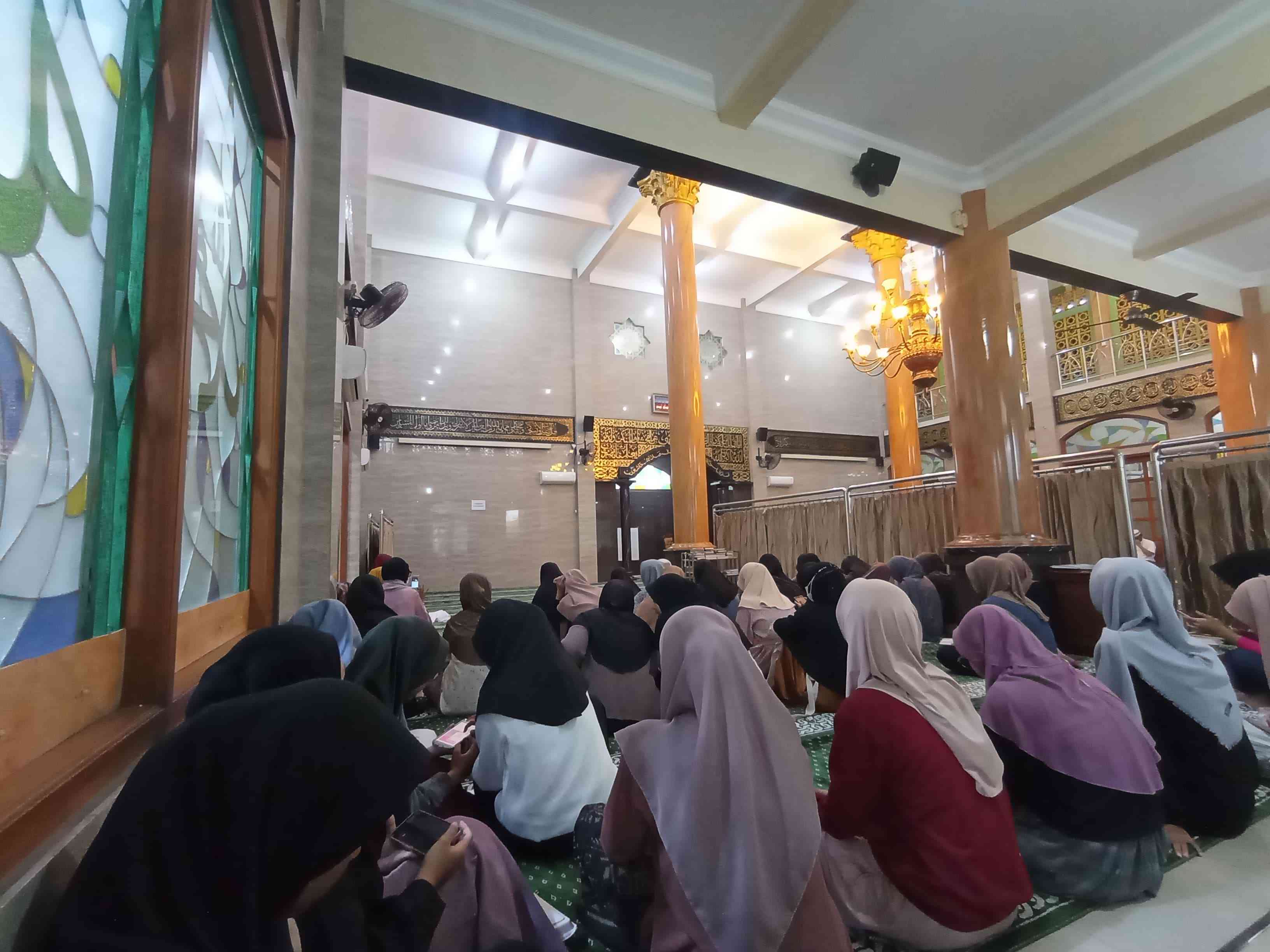 Proses Pengajian Ceramah di Masjid Al-Ikhlas BPI