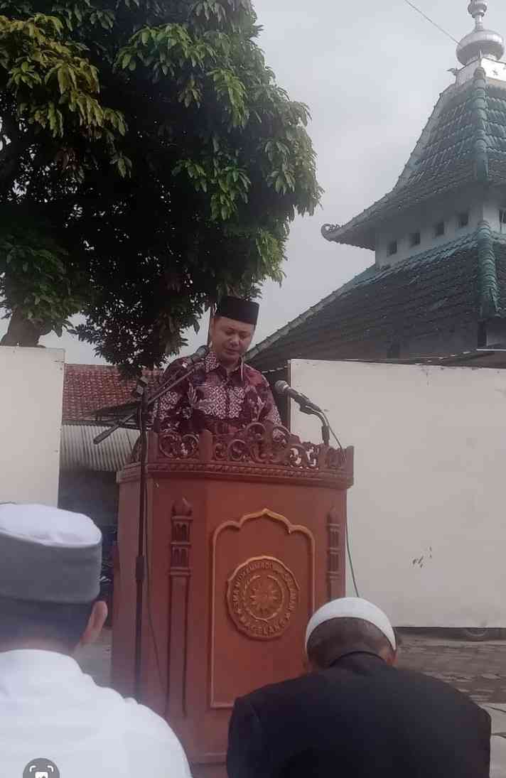 Kutbah Idul Fitri 1445 H di Komplek SMA Muhammadiyah Salaman Magelang. Dokpri